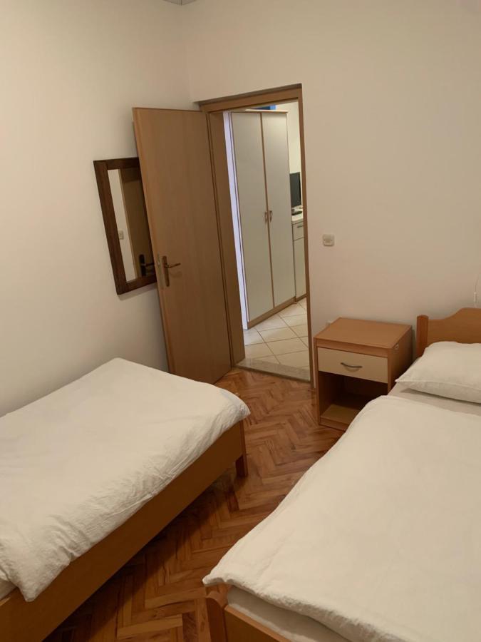 Bed and Breakfast Vila Albatros Ровинь Экстерьер фото