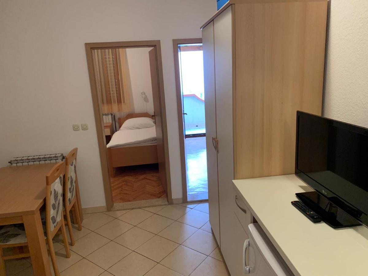 Bed and Breakfast Vila Albatros Ровинь Экстерьер фото