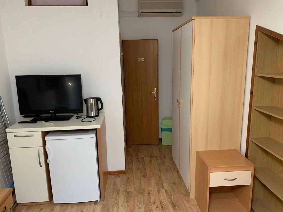 Bed and Breakfast Vila Albatros Ровинь Экстерьер фото