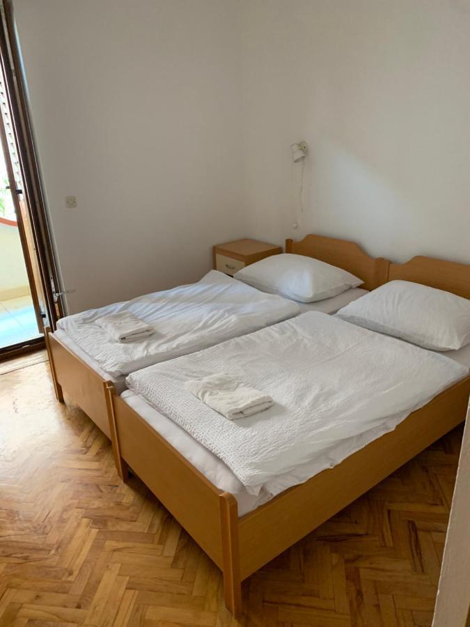 Bed and Breakfast Vila Albatros Ровинь Экстерьер фото