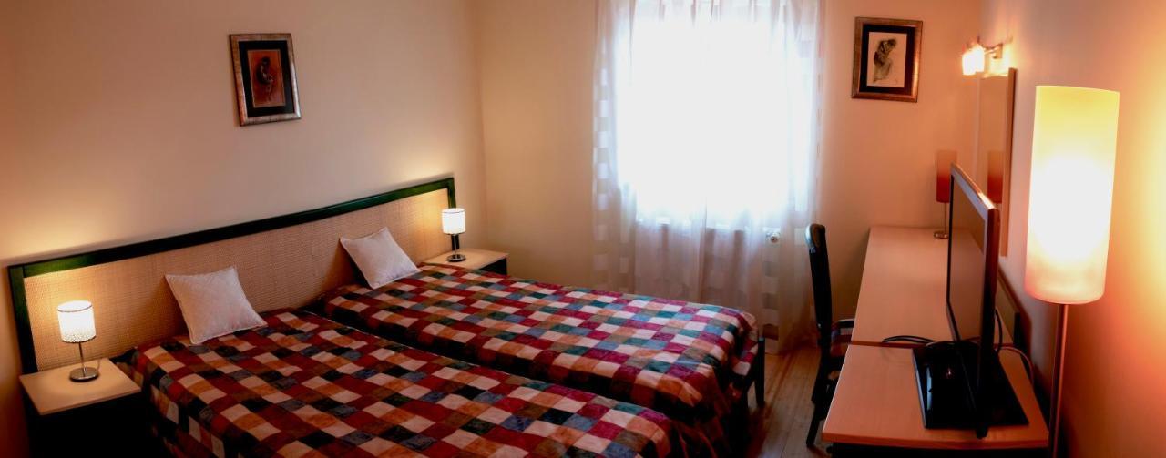 Bed and Breakfast Vila Albatros Ровинь Экстерьер фото