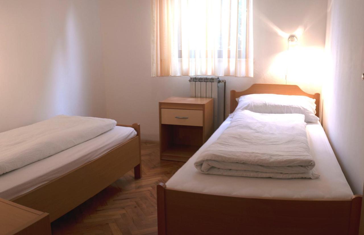 Bed and Breakfast Vila Albatros Ровинь Экстерьер фото