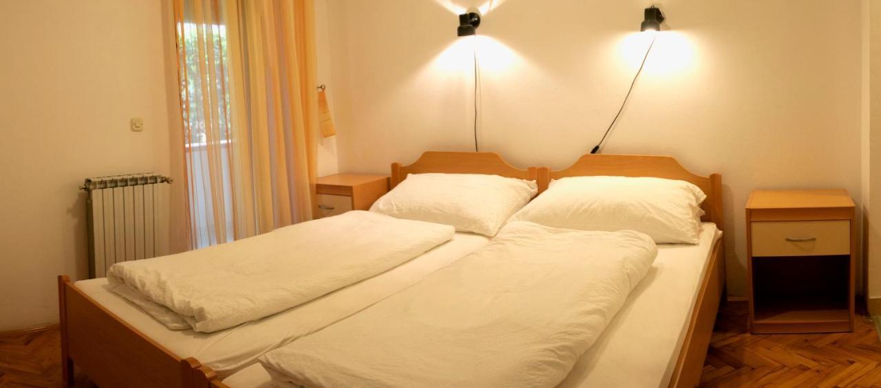 Bed and Breakfast Vila Albatros Ровинь Экстерьер фото