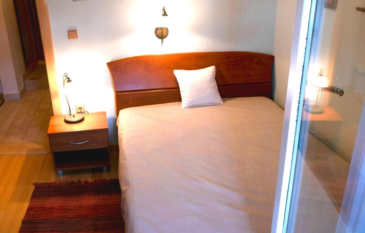 Bed and Breakfast Vila Albatros Ровинь Экстерьер фото