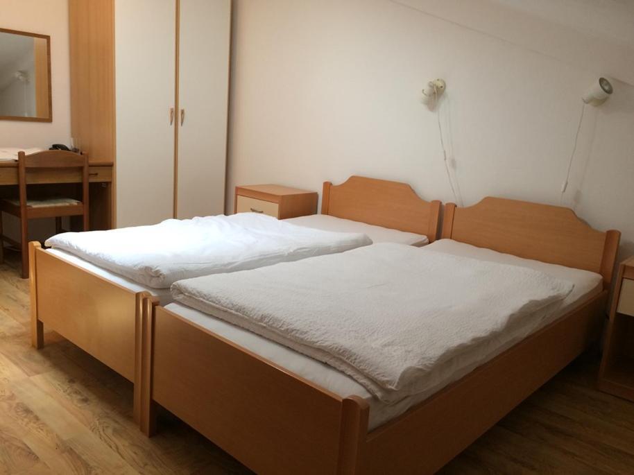 Bed and Breakfast Vila Albatros Ровинь Экстерьер фото