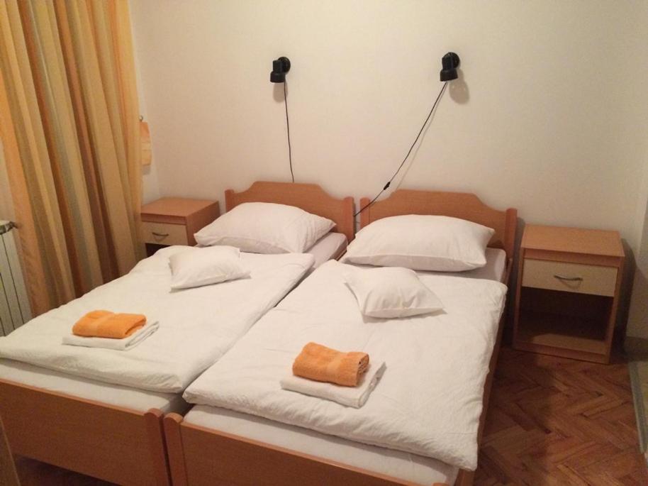 Bed and Breakfast Vila Albatros Ровинь Экстерьер фото